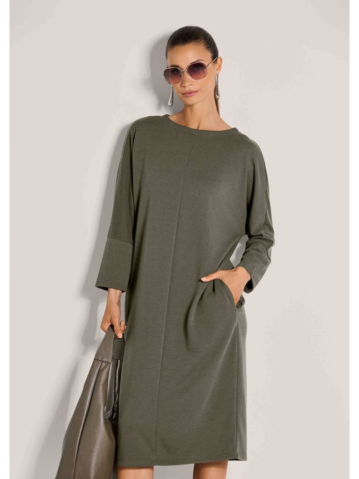 Elegantes Kleid mit Fledermausärmeln in khaki