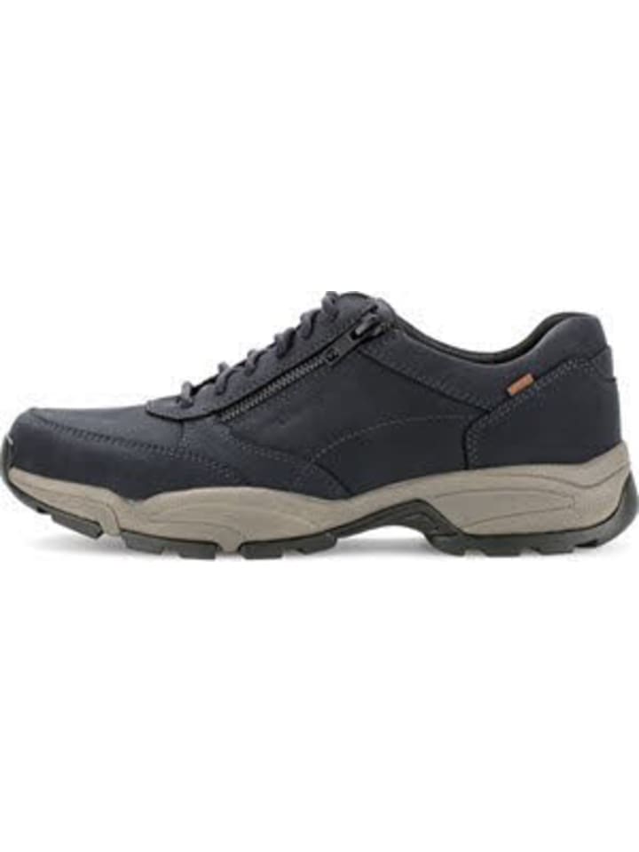 Sneaker Low in schwarz