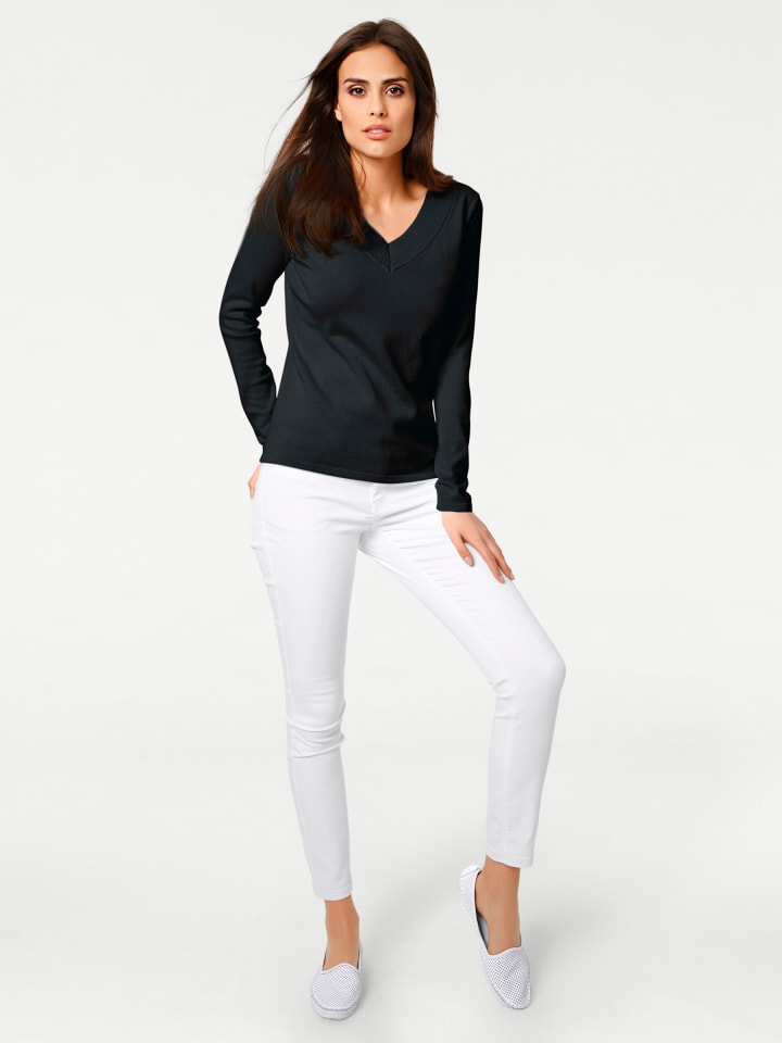 V-Pullover in schwarz