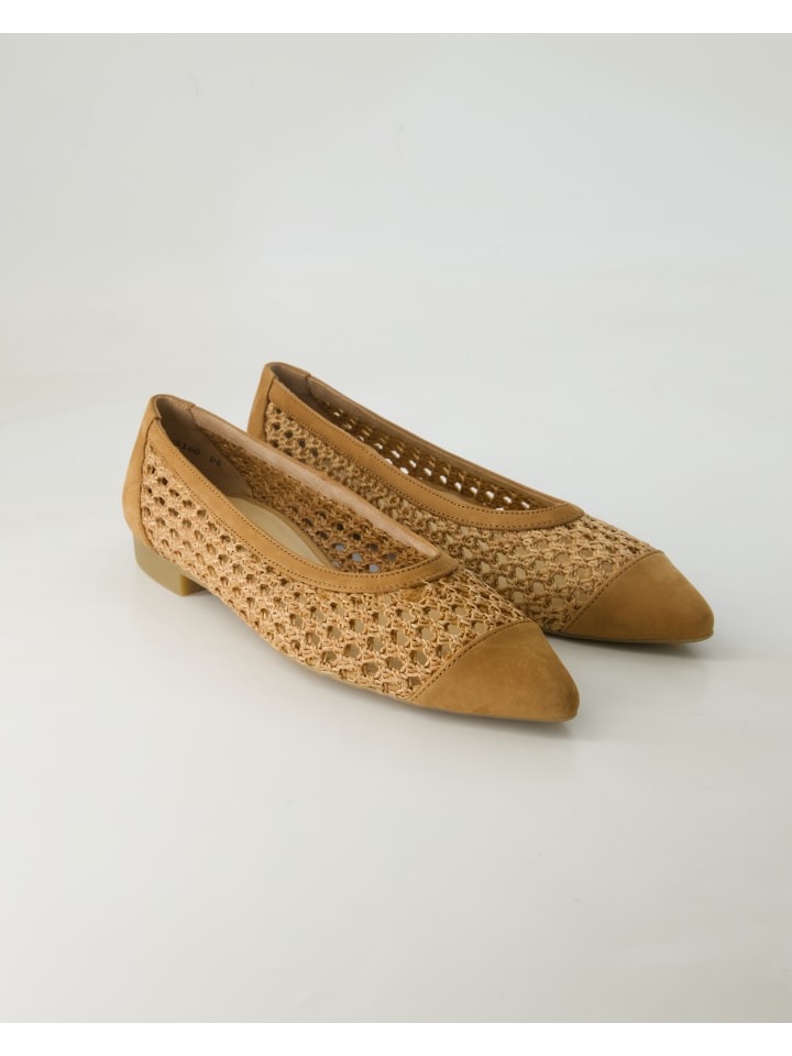 Ballerinas in Beige