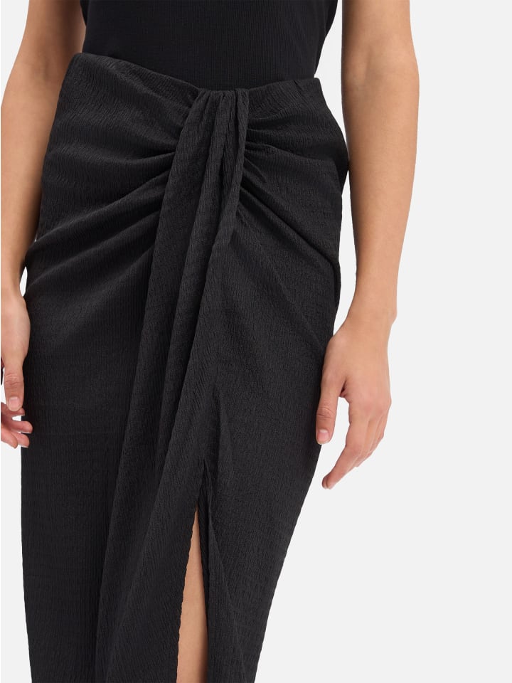 Rock Yola in schwarz