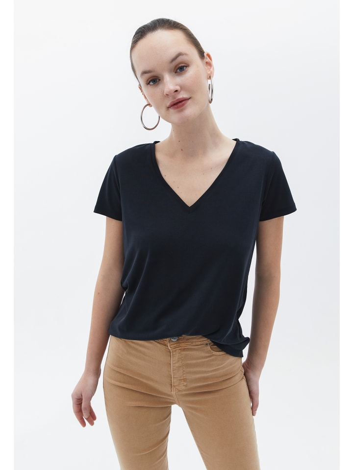 V-Shirt BLACK