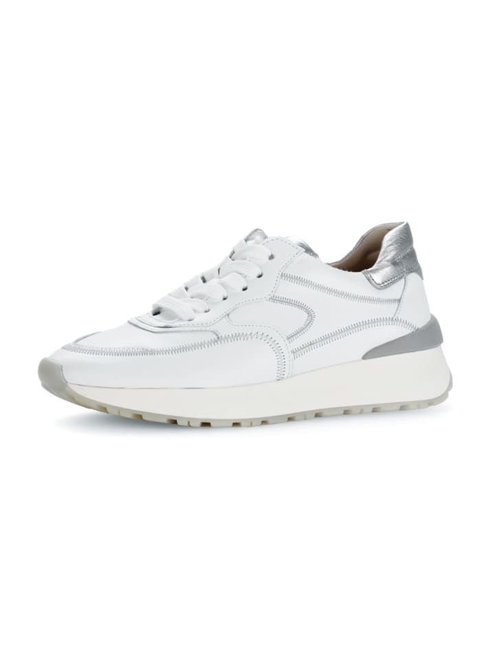 Sportliche Schnürschuhe in Weiß