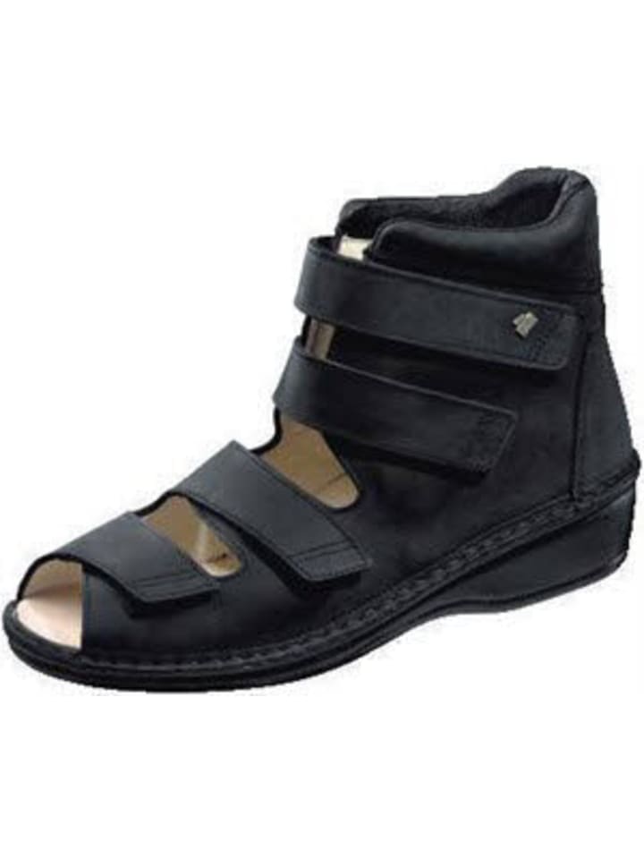 Schnürschuh in schwarz
