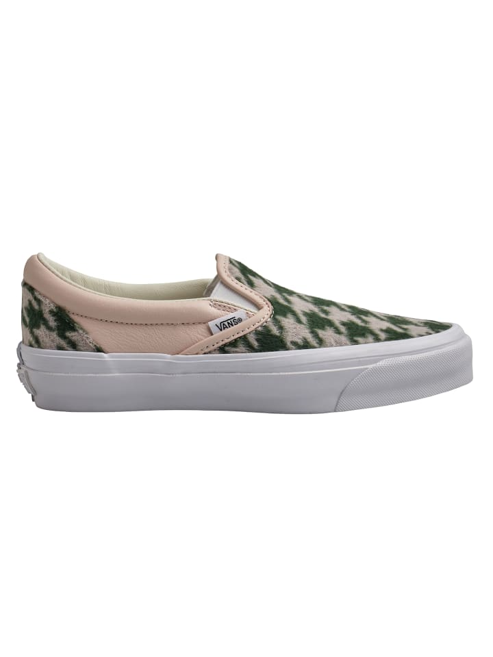 Sneakers in Green