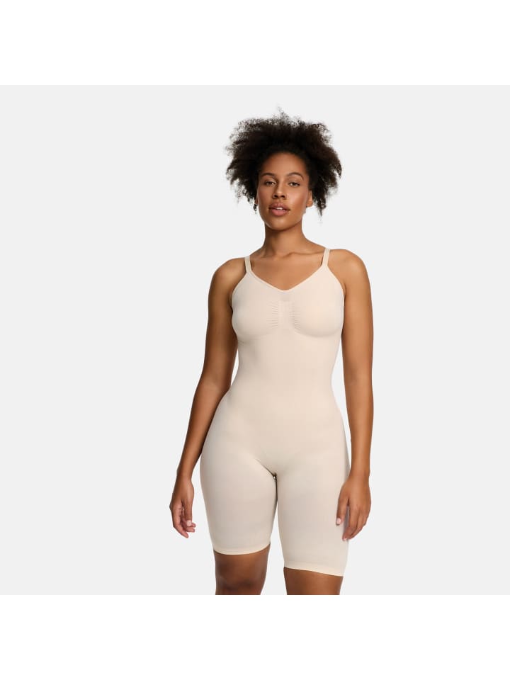 Figurformender Body mit Shorts in Sand