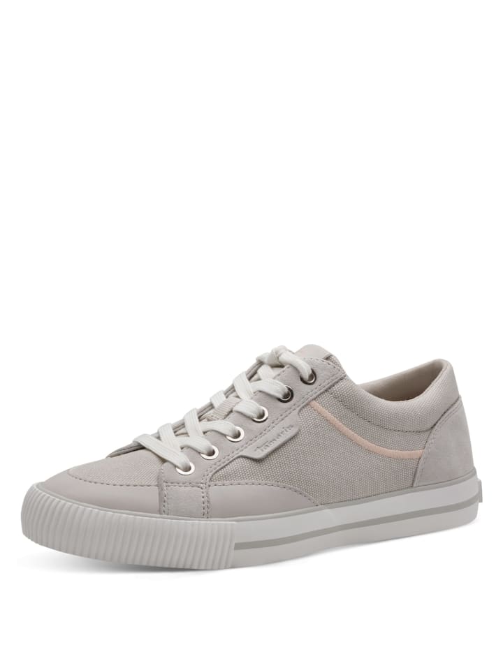 Sportlicher Schnürschuh in weiß