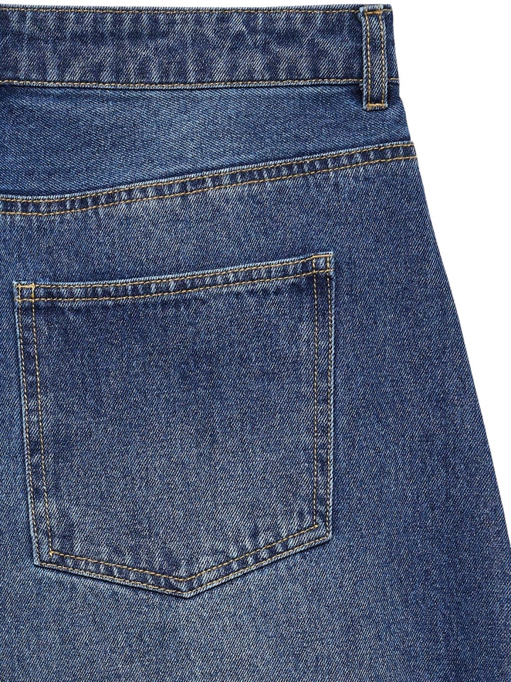 Mom Jeans in Dark Blue Denim