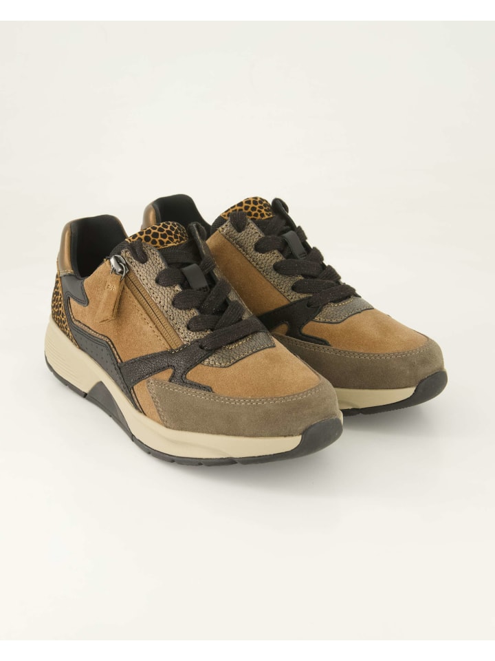 Sneaker low in Braun