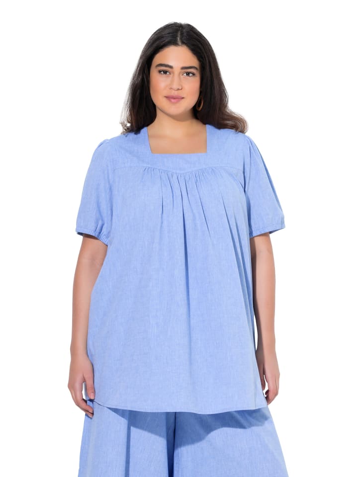 Bluse in himmelblau