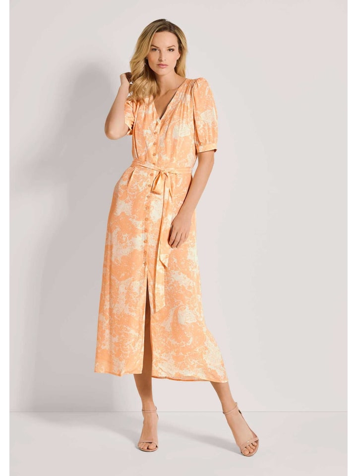 Durchgeknöpftes Sommerkleid mit floralem Print in pfirsich / weiß