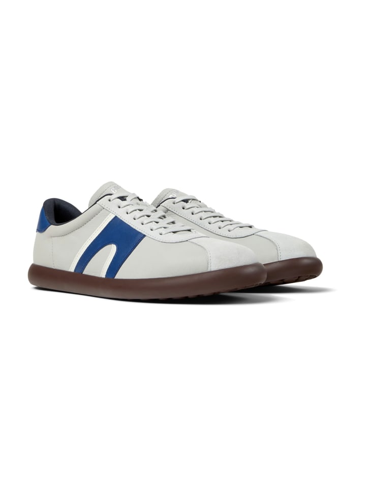 Sportliche Schnürschuhe in Grau