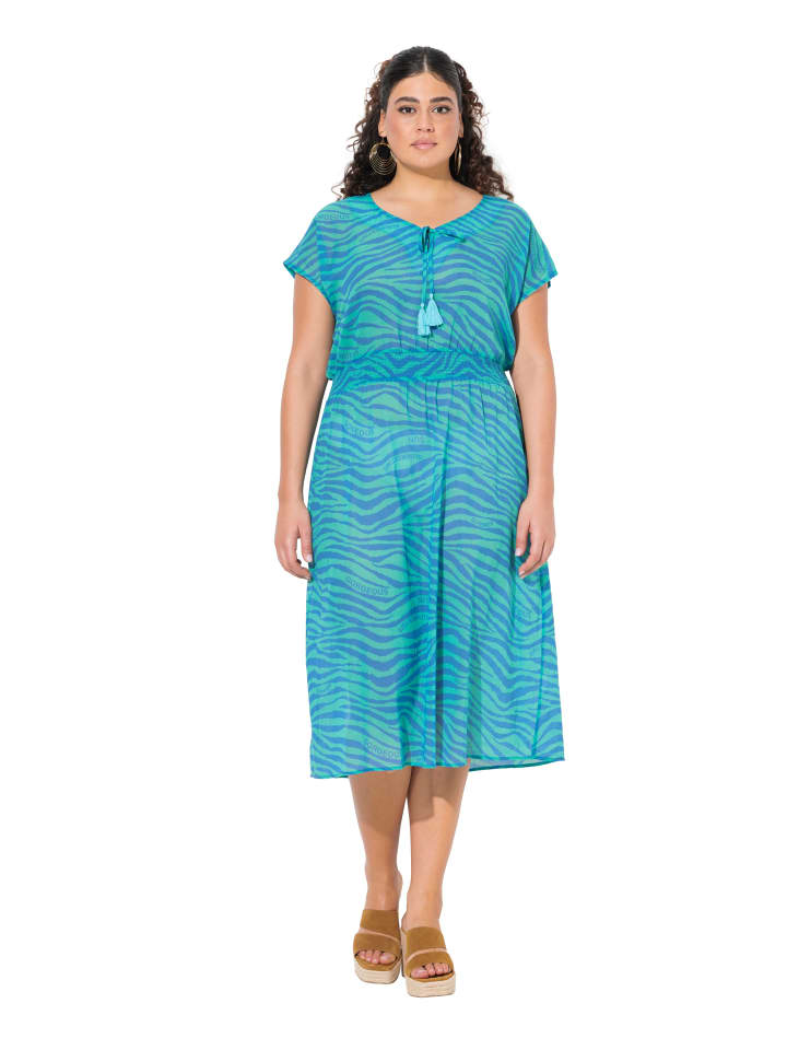 Kleid in tiefes aqua
