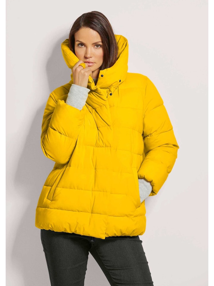 Wattierte Steppjacke mit Volumen-Kragen in sonnengelb