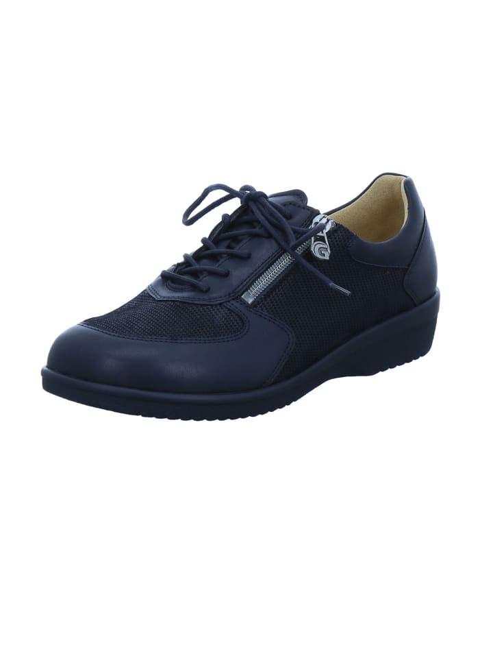 Schnürschuhe in schwarz