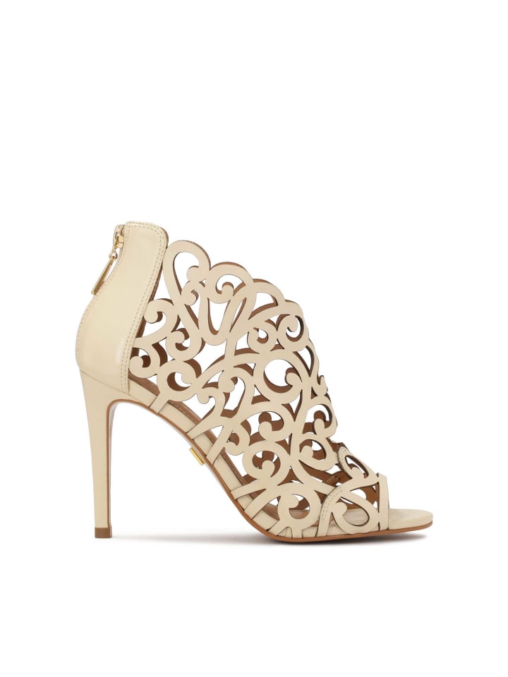 Boots in Creme