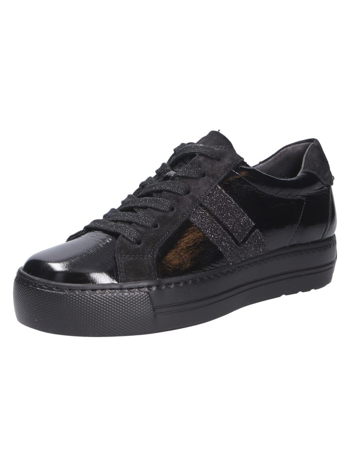 Sneaker in schwarz