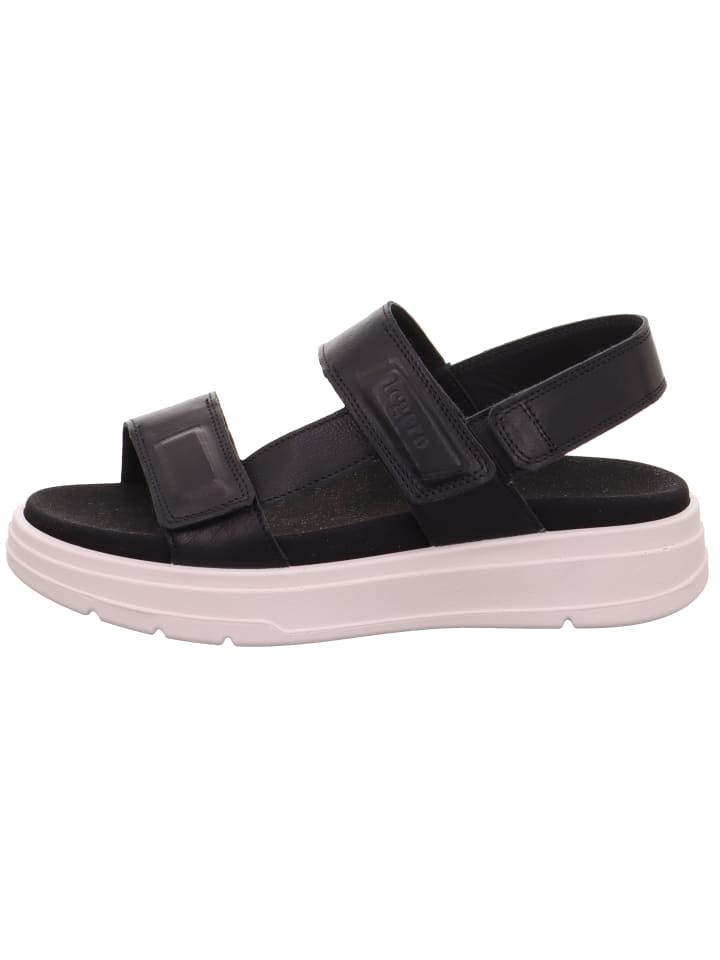 Schnürschuh in schwarz