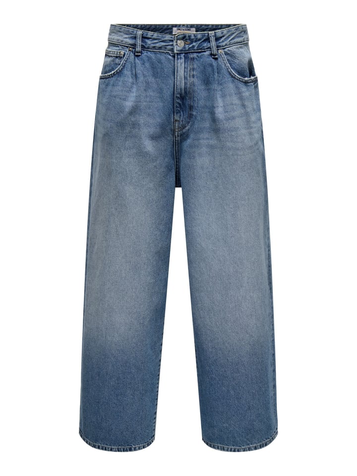 Locker geschnitten in Medium Blue Denim