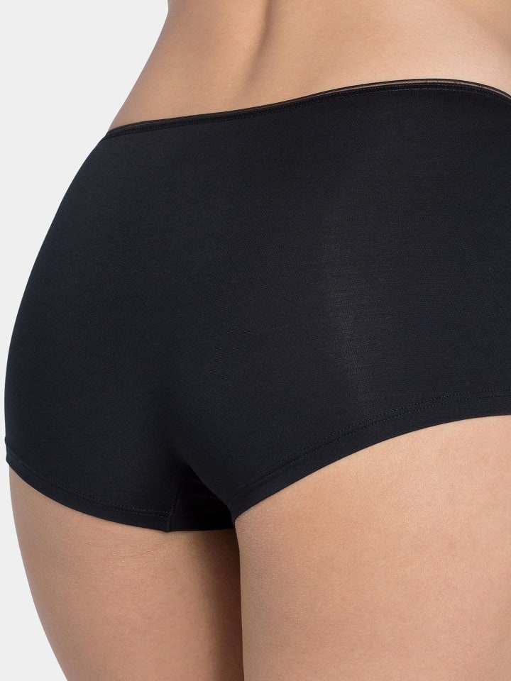 Retro Pants Feel Sensational Short in Black