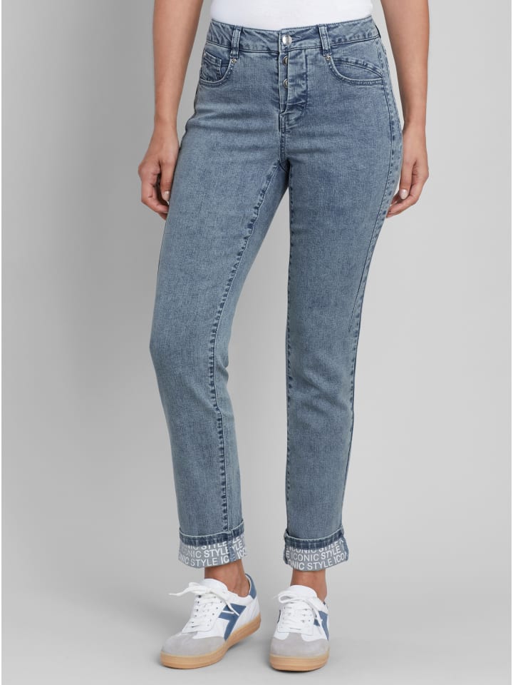 Jeans in blue-bleached