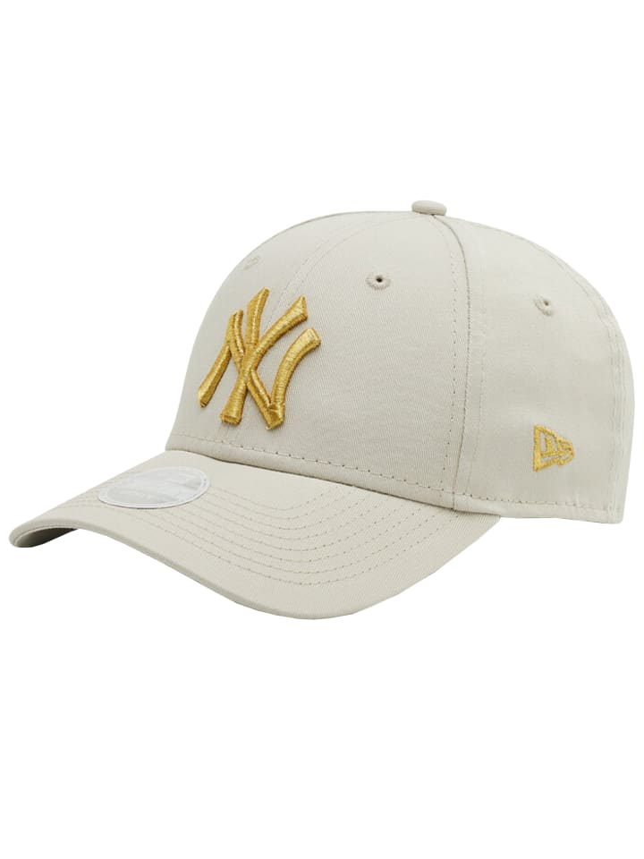 New Era New York Yankees Wmns Metallic Logo Cap in Beige