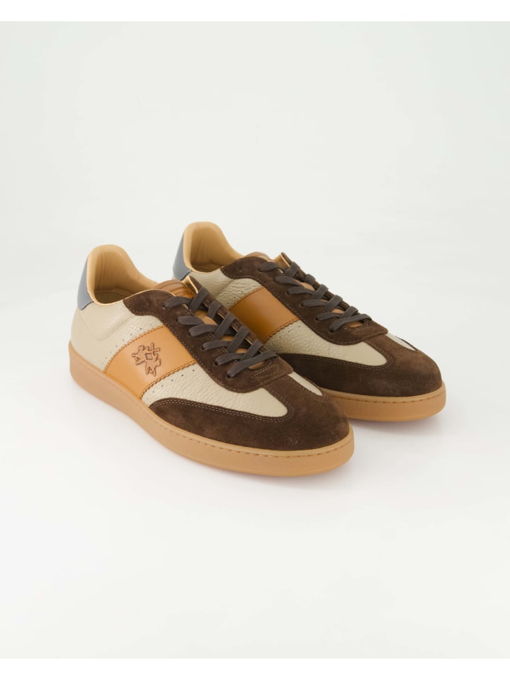 Sneaker low in Braun