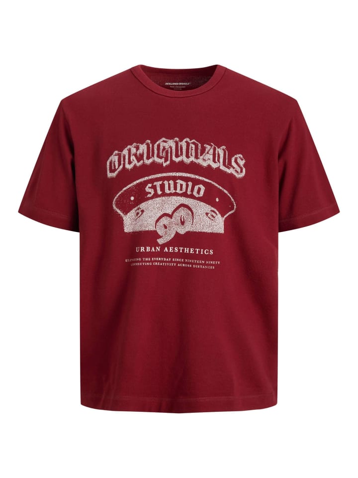 T-shirt in Tibetan Red