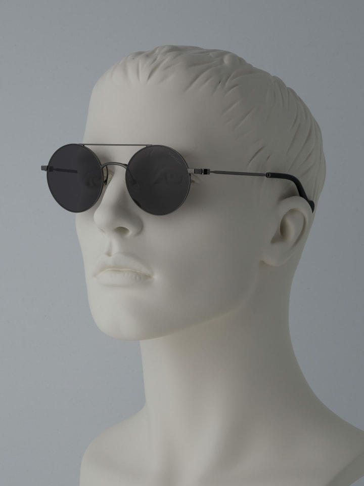 Sonnenbrille für Damen in schwarz