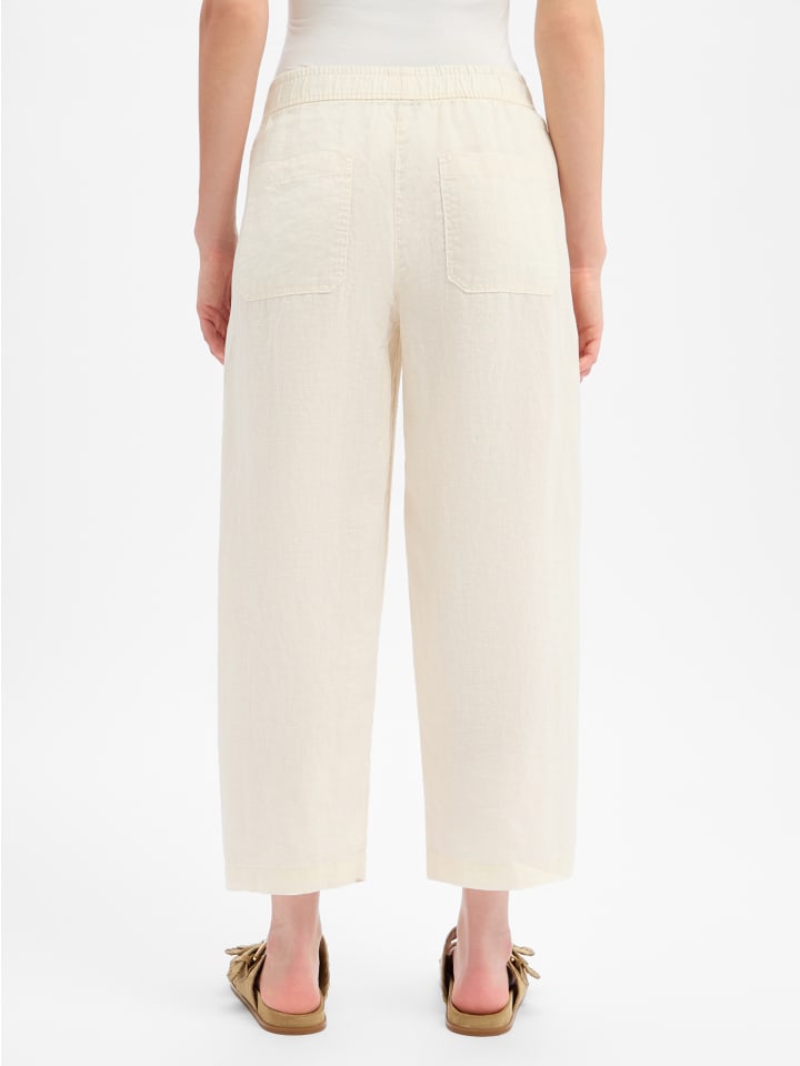 Hose Myha in sand