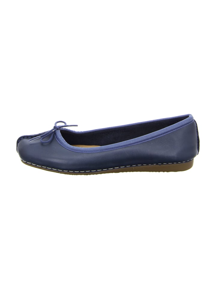 Klassische Ballerinas in Blau