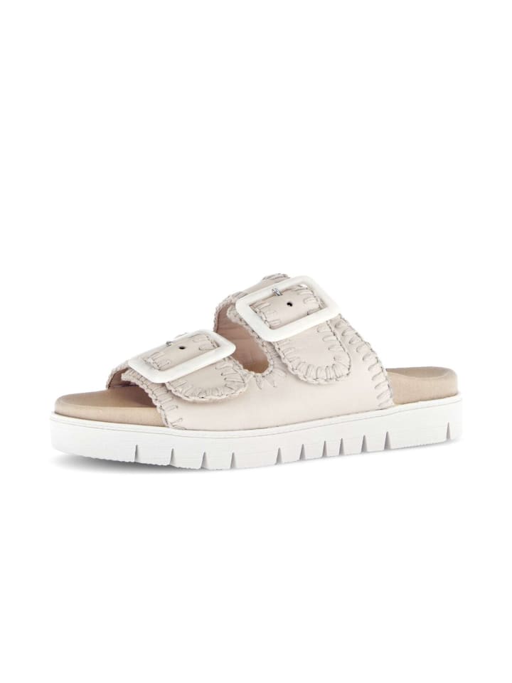 Pantoletten in creme