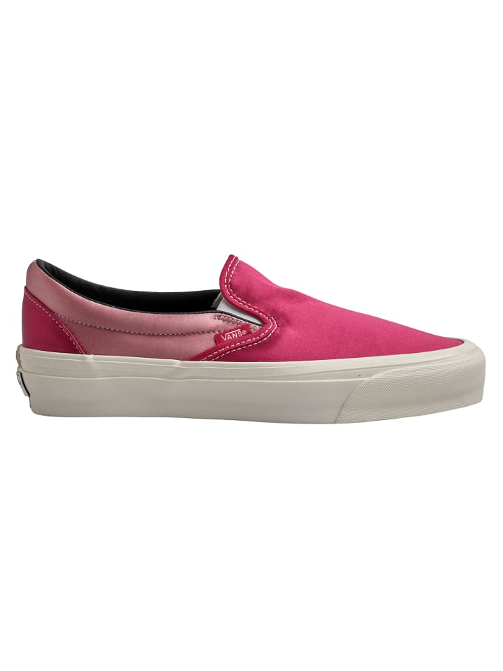 Sneakers in Pink
