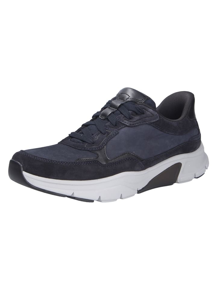 Sneaker in blau