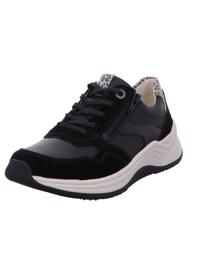 Schnürschuh in schwarz