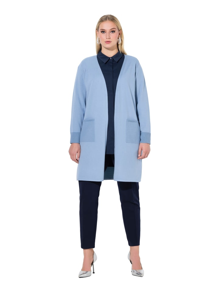 Strickjacke in hellblau