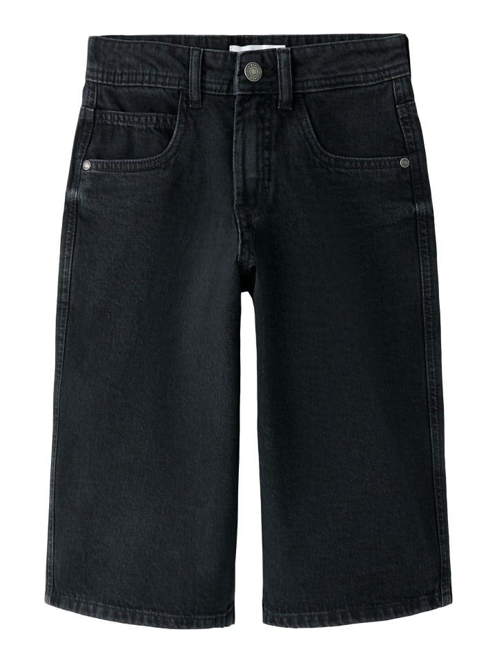 Shorts in Black1