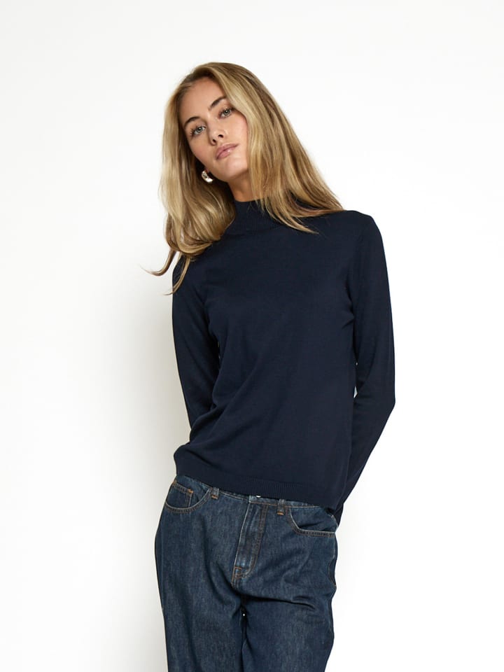 Pullover in Black Iris