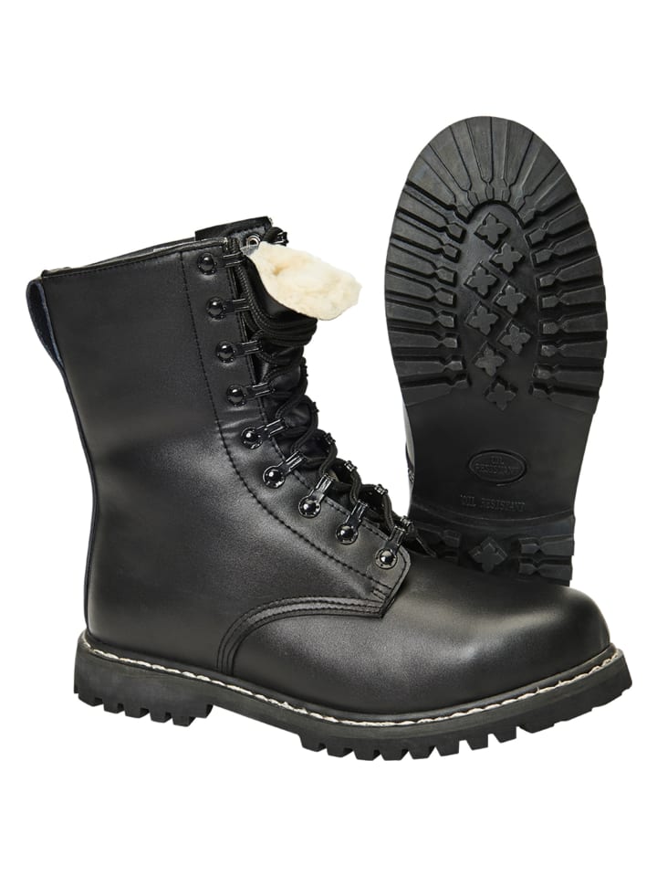 Outdoor in black