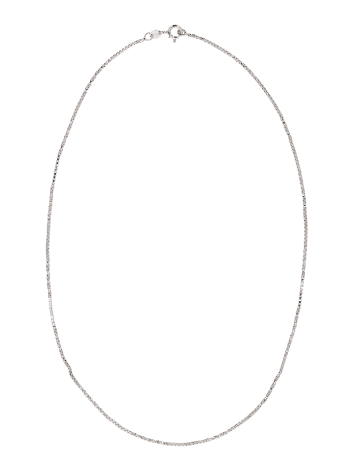 Women Chain Necklace in Silver