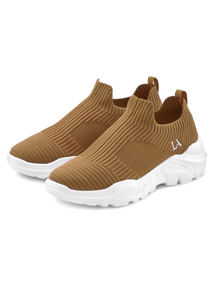 Sneaker in camelfarben