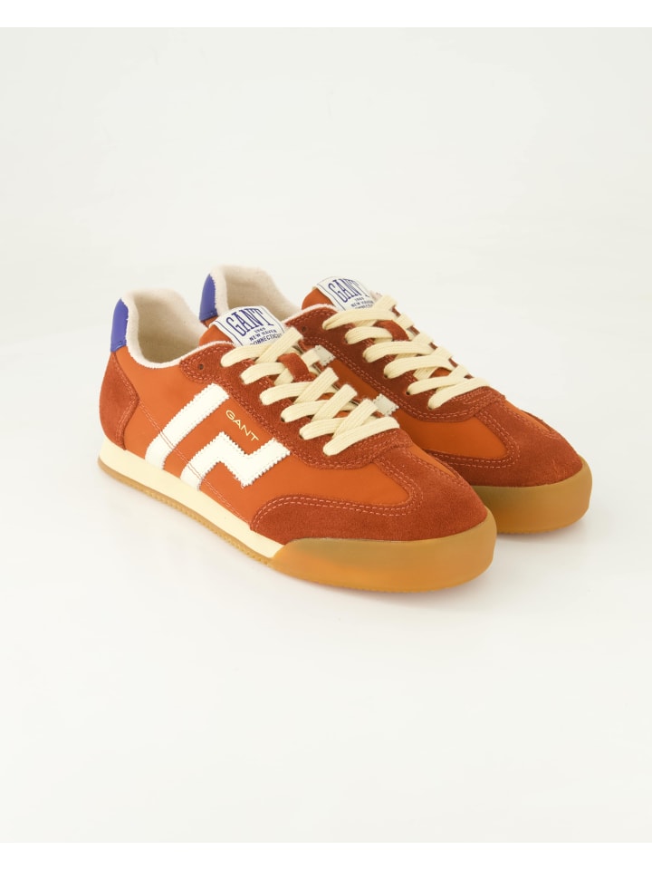 Sneaker low in Rot