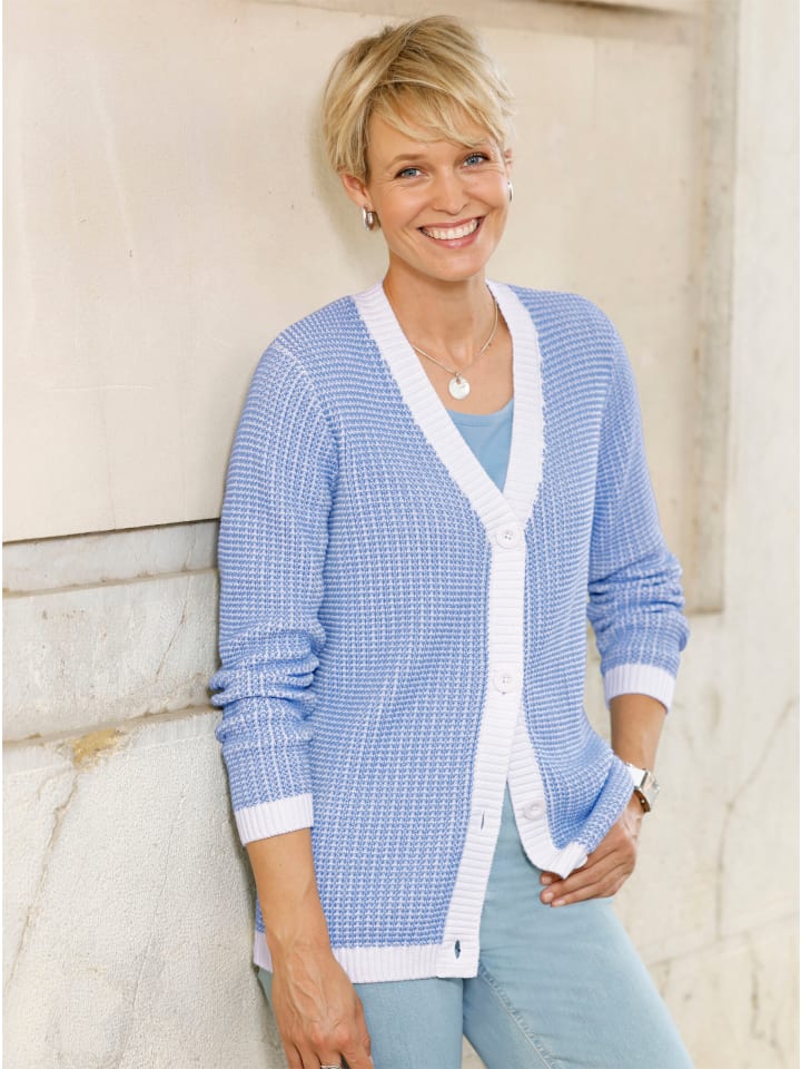 Strickjacke in himmelblau-ecru-gemustert