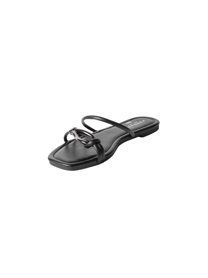 Einfache, schicke Low-Tech-Sandalen in Schwarz