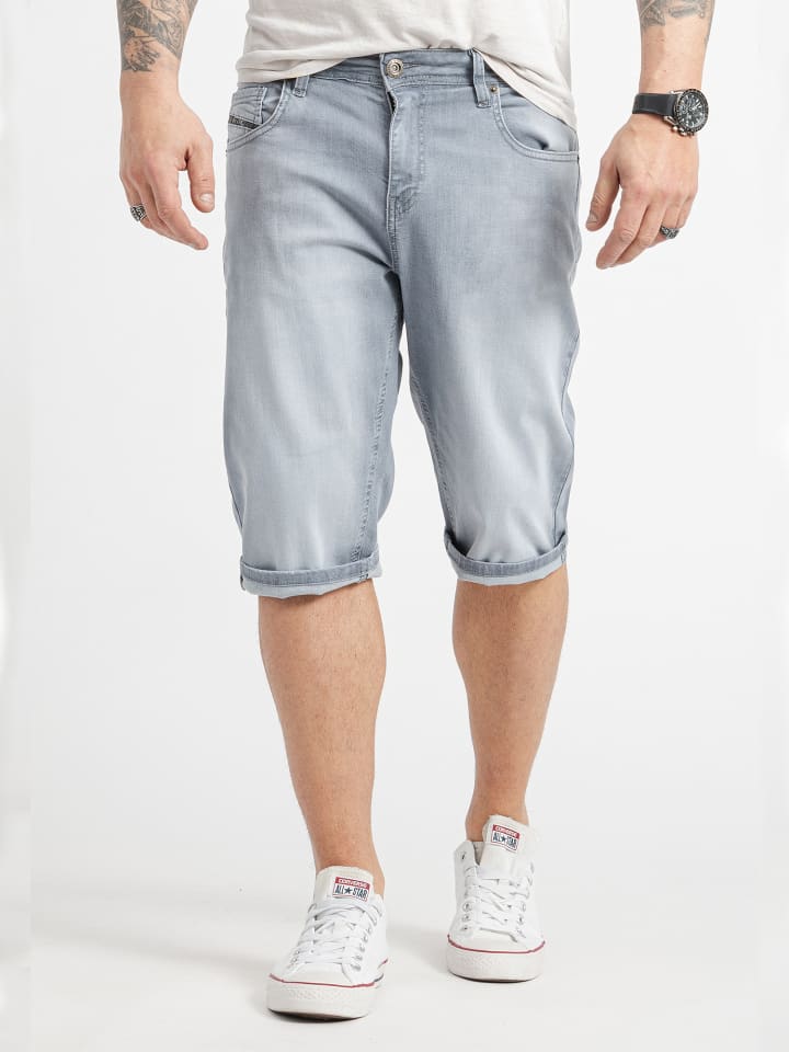 Shorts in Grau