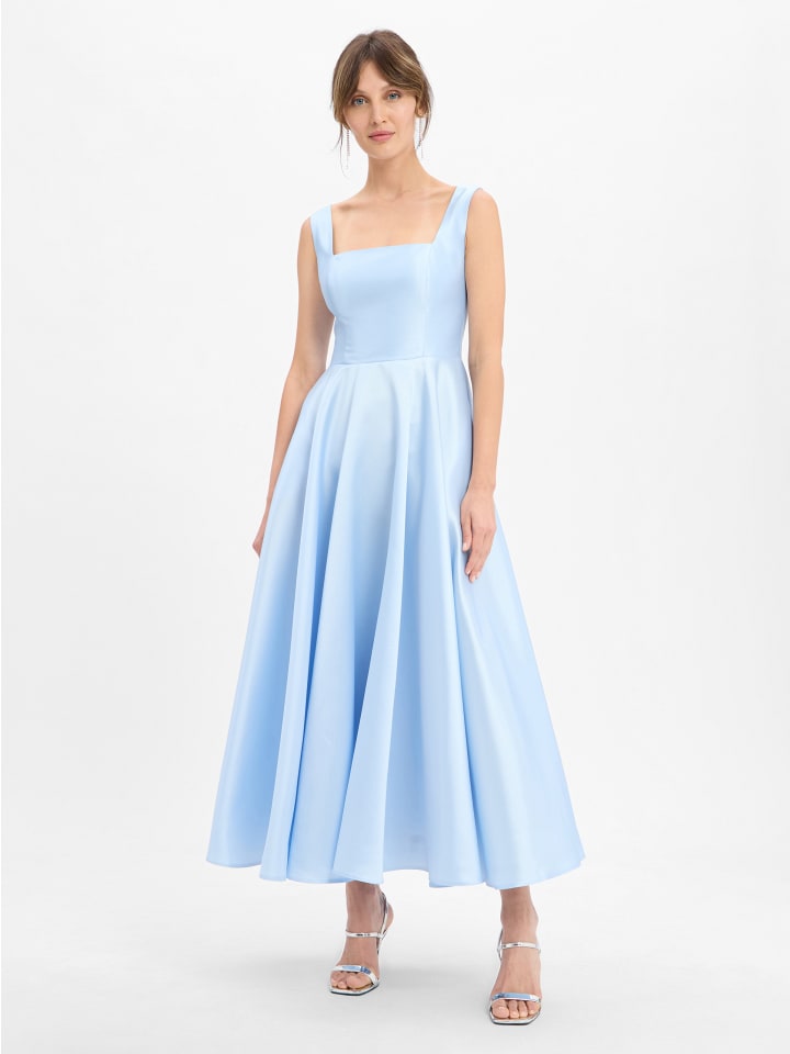 Kleid in hellblau - 0001