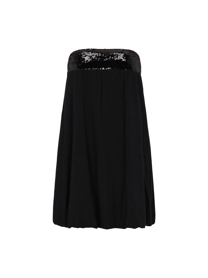 Women Dress in black