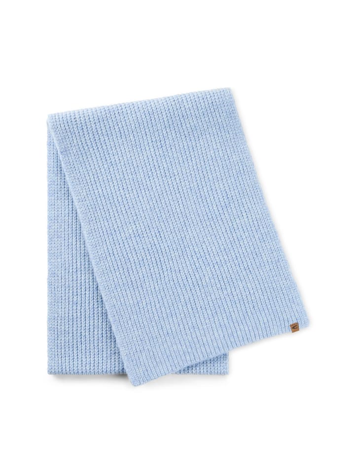 Strickschal aus besonders weichem Material in Hellblau