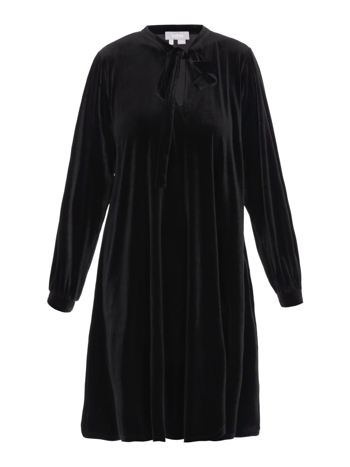 Women Dress in black