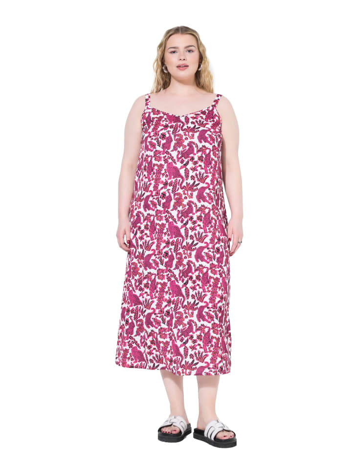 Kleid in hibiskusrot